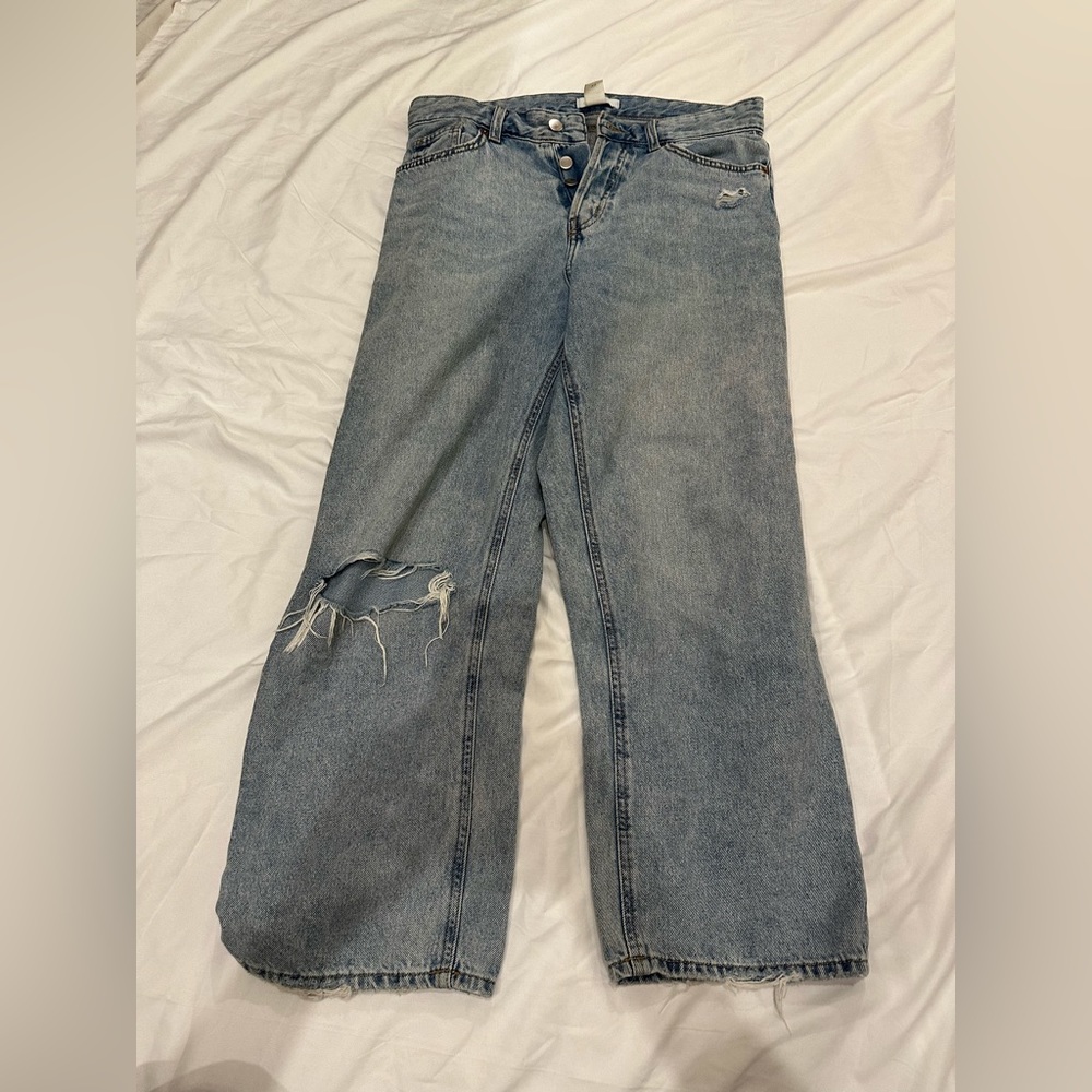 H&M ripped boyfriend jeans high rise size US 8